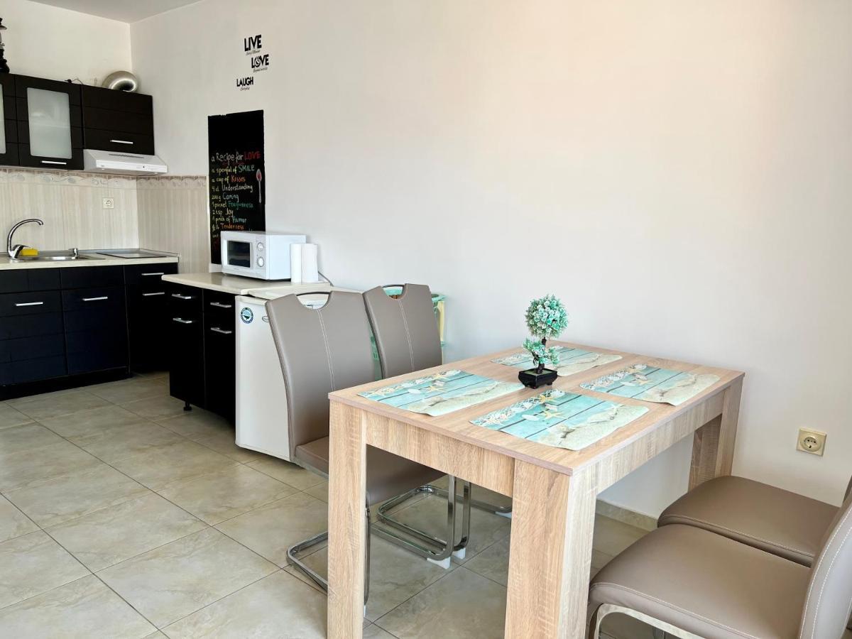 Milos Apartments Pomorie Buitenkant foto